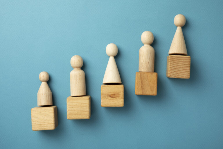 top view pawns wooden cubes | Tbelle